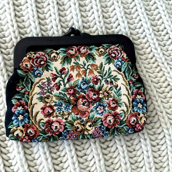 Vintage tapestry clutch - Picture 1 of 3